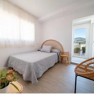 M A R I V E N T With Bathroom And Terrace 50 M2 Appartement Roses